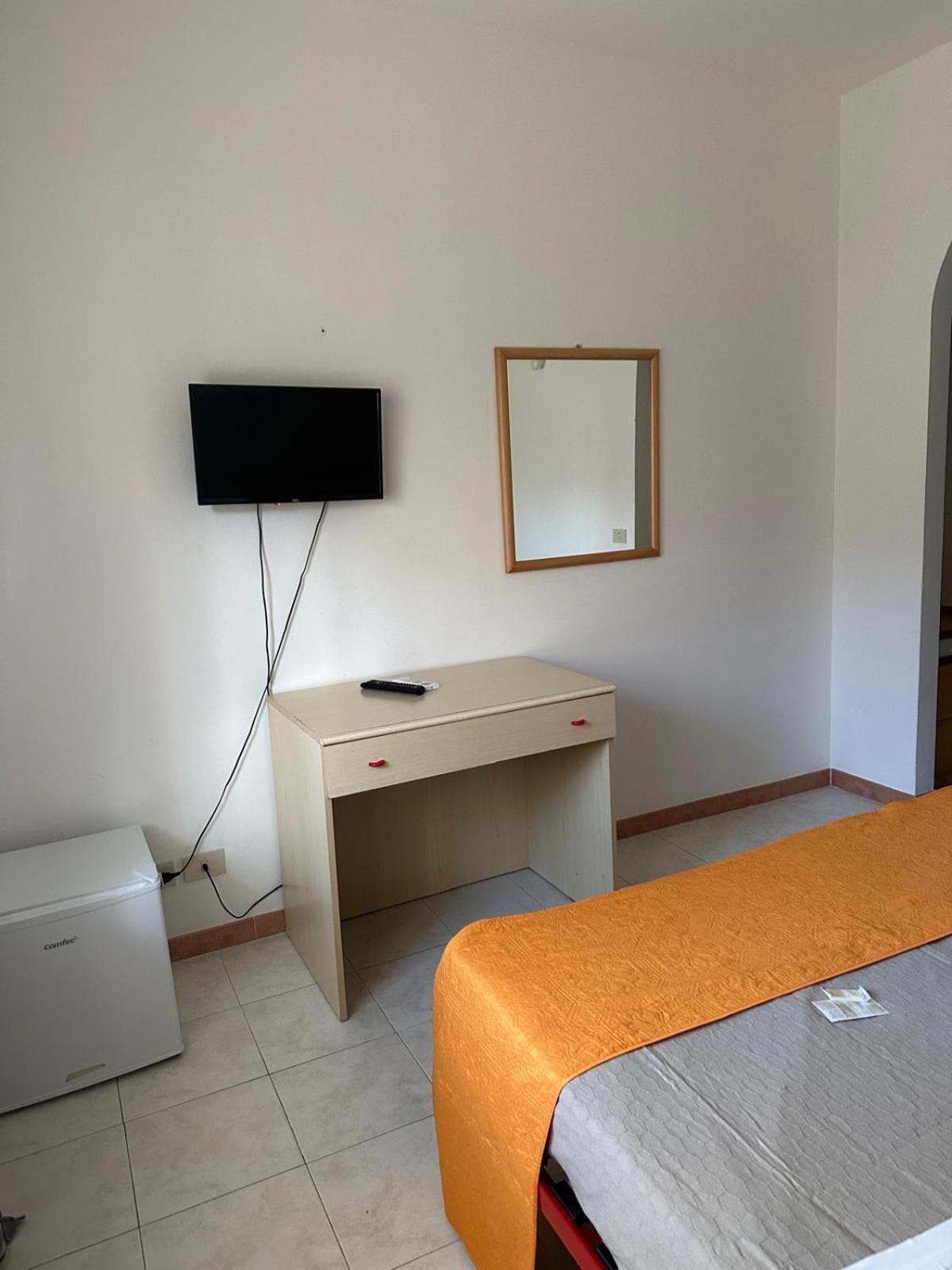 Residence Li Cylentos Hotel Il Villaggio Policastro Scario A 2 Passi Dal Mare Поликастро-Буссентино Экстерьер фото