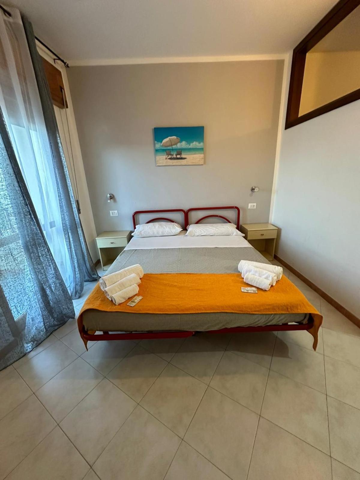 Residence Li Cylentos Hotel Il Villaggio Policastro Scario A 2 Passi Dal Mare Поликастро-Буссентино Экстерьер фото