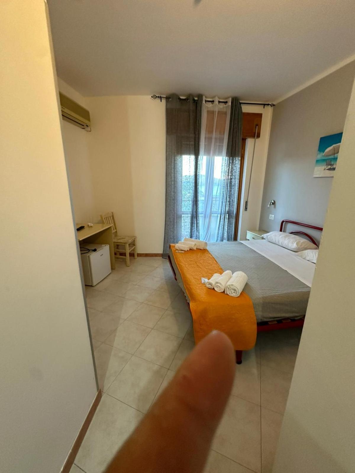 Residence Li Cylentos Hotel Il Villaggio Policastro Scario A 2 Passi Dal Mare Поликастро-Буссентино Экстерьер фото